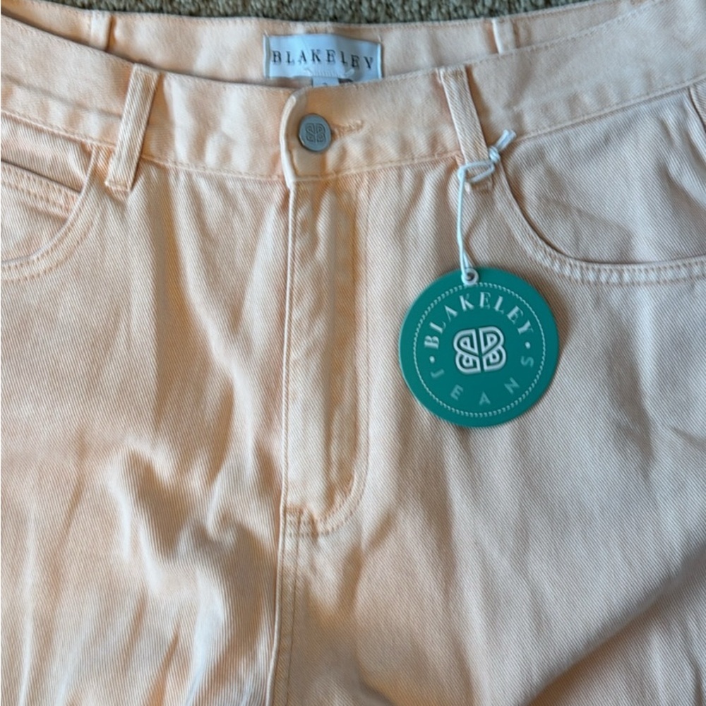 Women's Peach Barrel Jeans - Picture 3 of 5